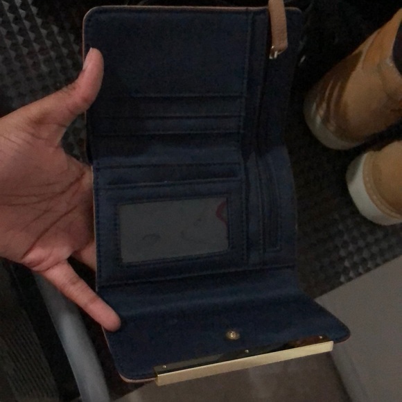 Tommy Hilfiger wallet - Picture 3 of 3